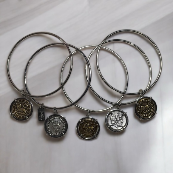 Vintage Elizabeth Taylor 6-Piece Roman Coin Necklace and Bracelet  Set - NIB - Picture 6 of 13